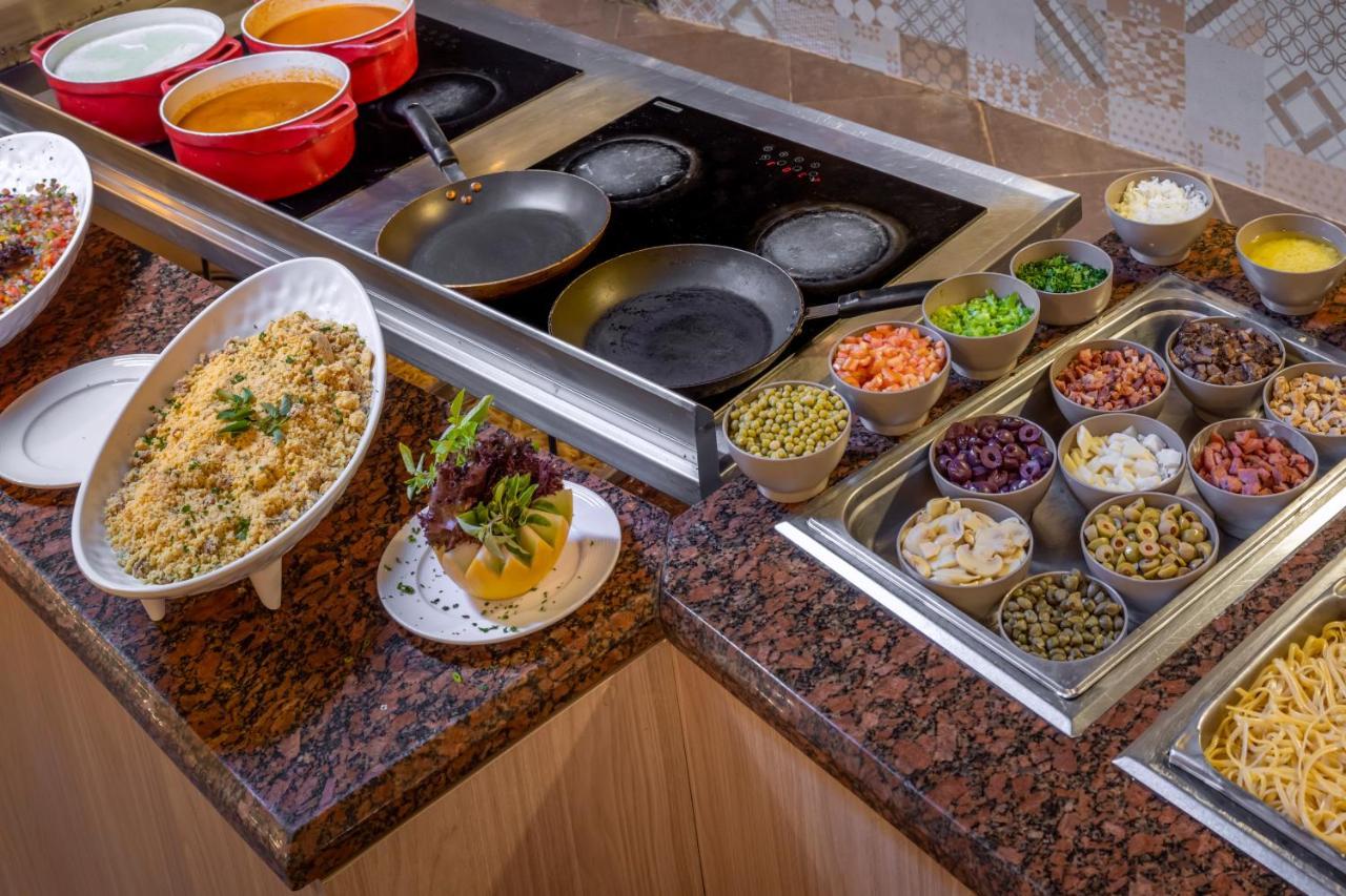 Serhs Natal Grand Hotel & Resort 외부 사진 A salad bar