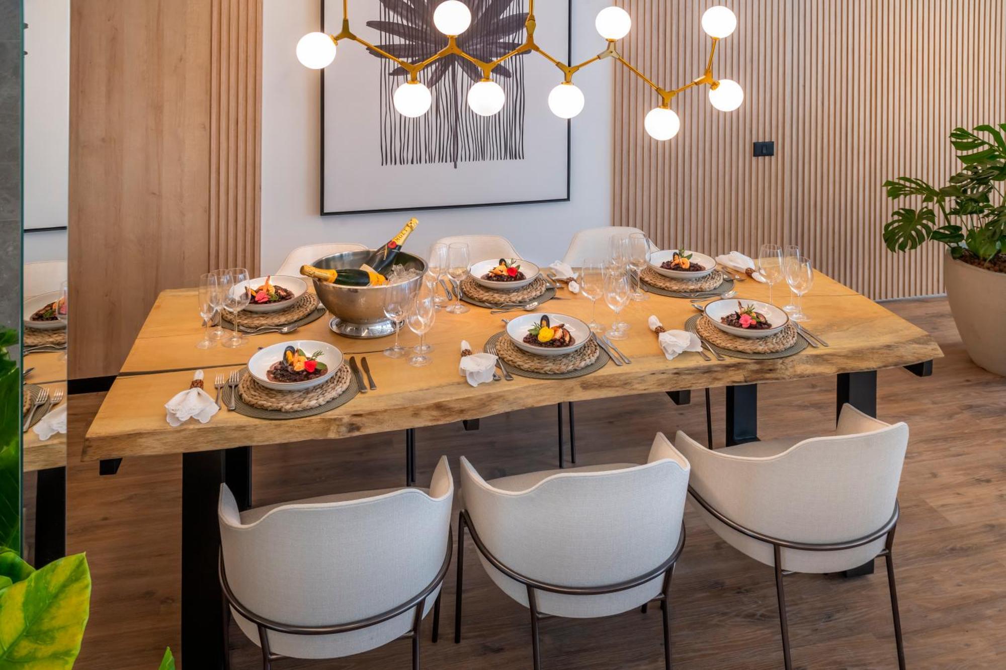 Serhs Natal Grand Hotel & Resort 외부 사진 A dining room table