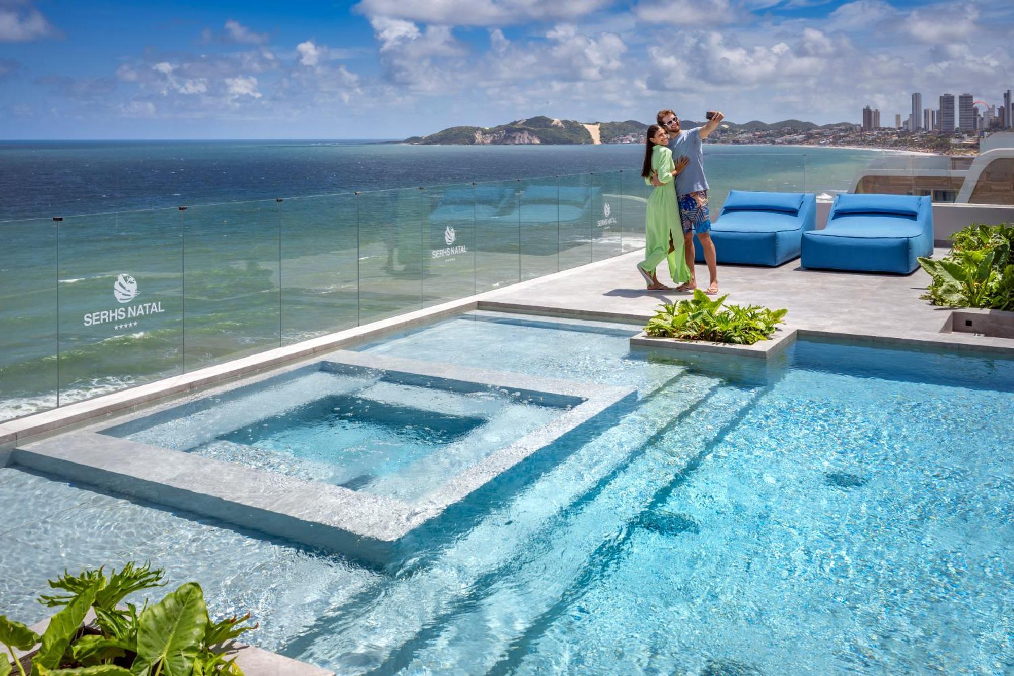 Serhs Natal Grand Hotel & Resort 외부 사진 The rooftop pool at the Sheraton Nha Trang Hotel & Spa Resort